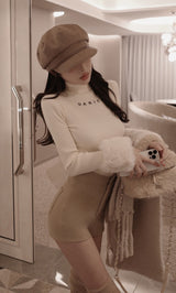 モデル：160cm（着用サイズ：FREE　着用カラー：IVO）