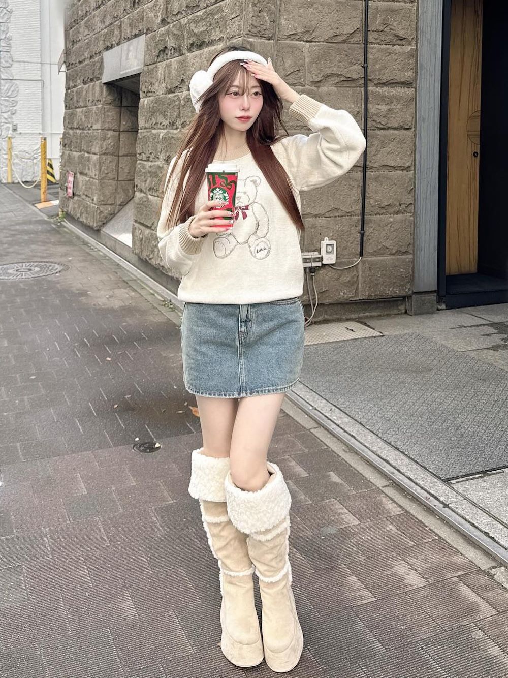 モデル：161cm（着用サイズ：FREE　着用カラー：IVO）