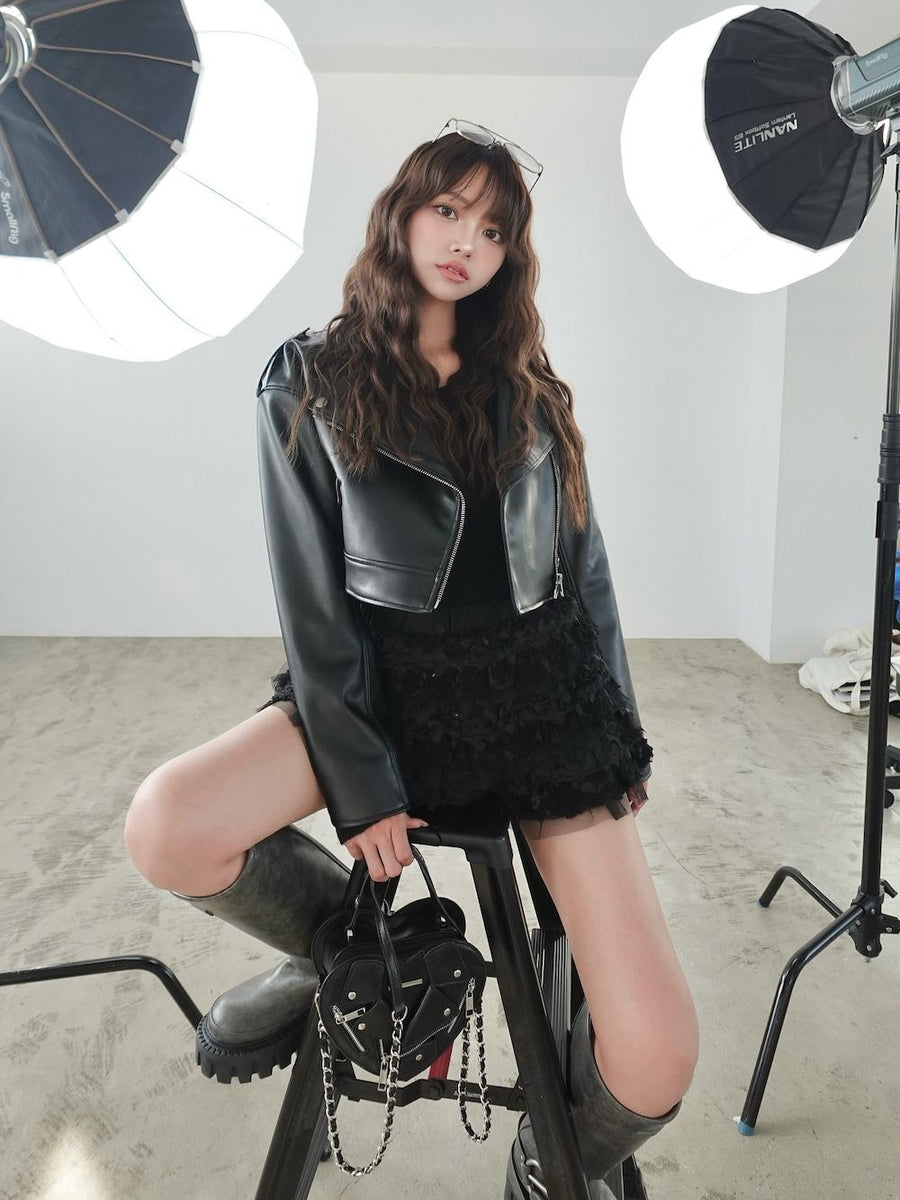 モデル：163cm（着用サイズ：FREE　着用カラー：BLK）
