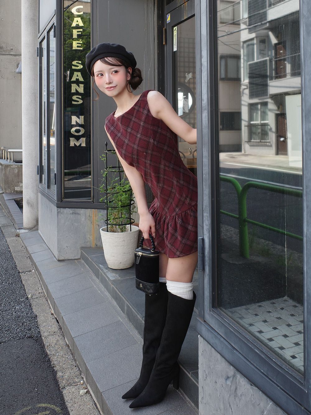 モデル：158cm（着用サイズ：FREE　着用カラー：BRD）