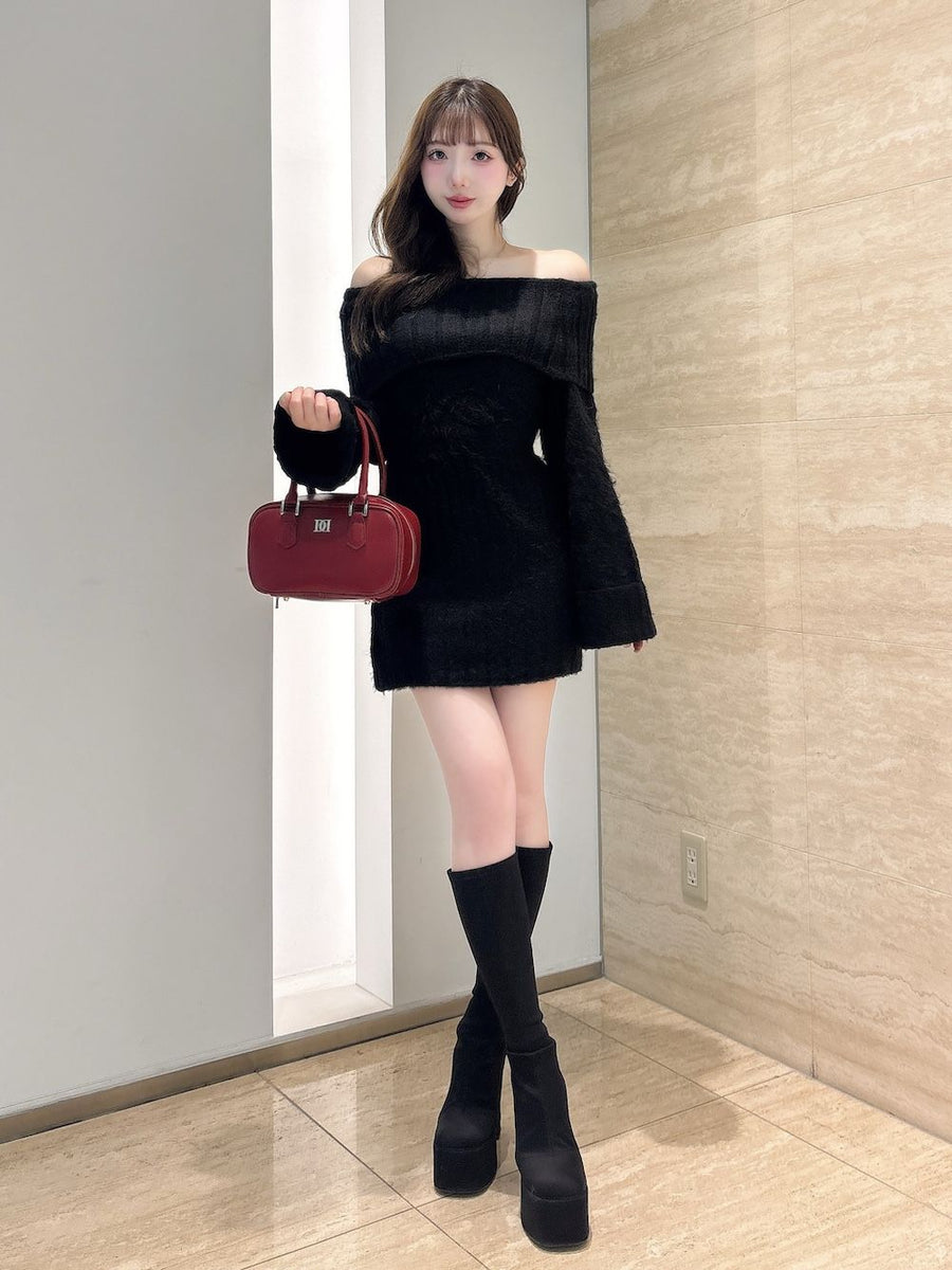 モデル：160cm（着用サイズ：FREE　着用カラー：BLK）