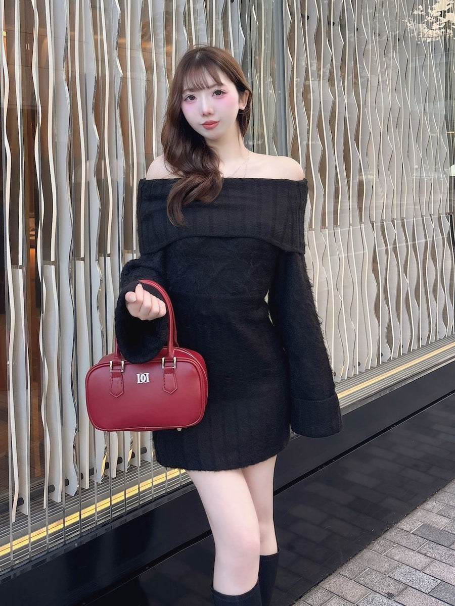モデル：160cm（着用サイズ：FREE　着用カラー：BLK）