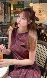 モデル：166cm（着用サイズ：FREE　着用カラー：BRD）