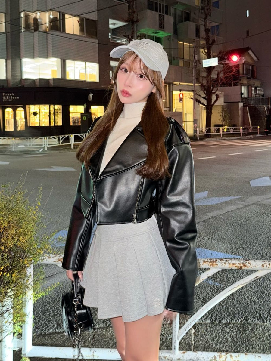 モデル：156cm（着用サイズ：FREE　着用カラー：GRY）