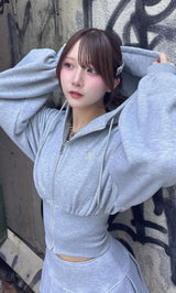 モデル：162cm（着用サイズ：FREE　着用カラー：GRY）