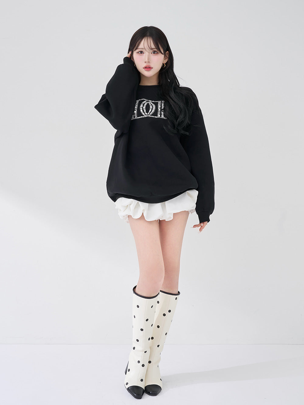 モデル：165cm（着用サイズ：FREE　着用カラー：BLK）