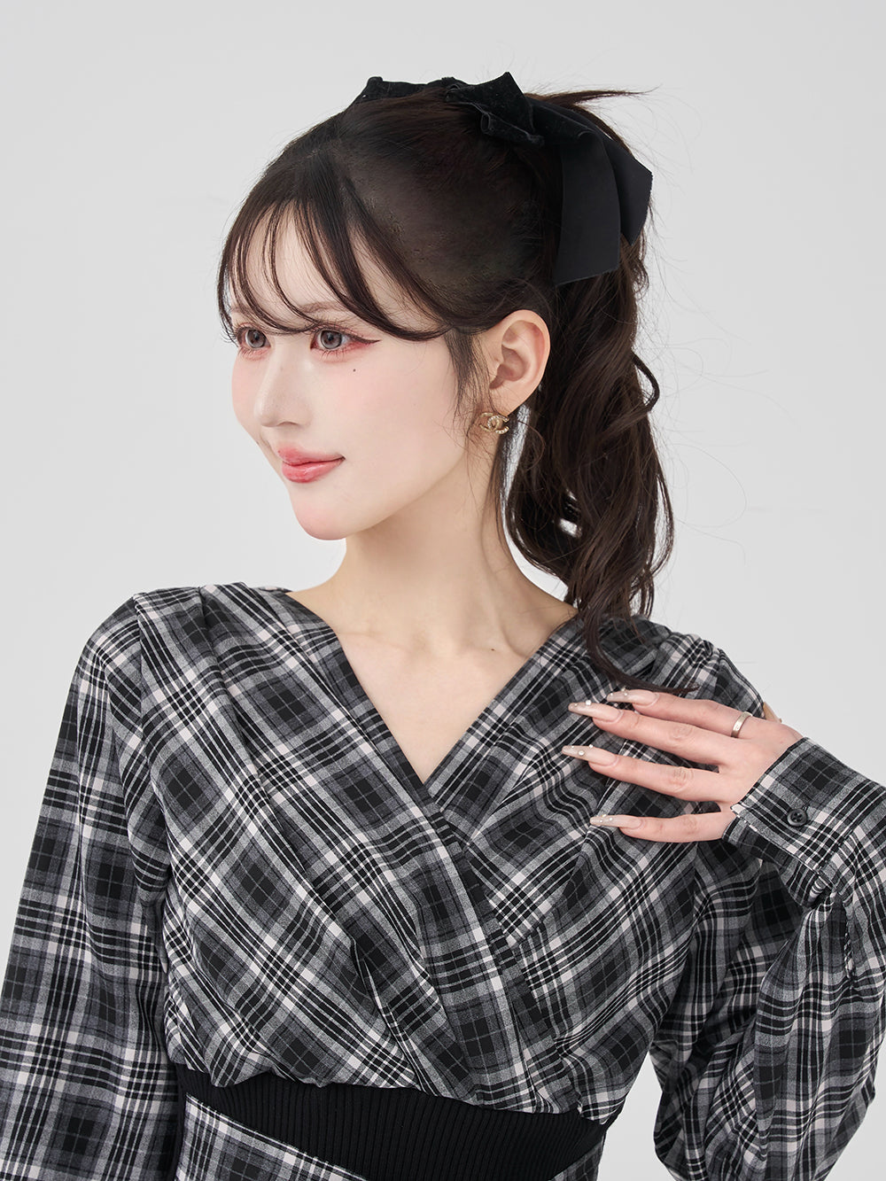 モデル：165cm（着用サイズ：FREE　着用カラー：BLK）