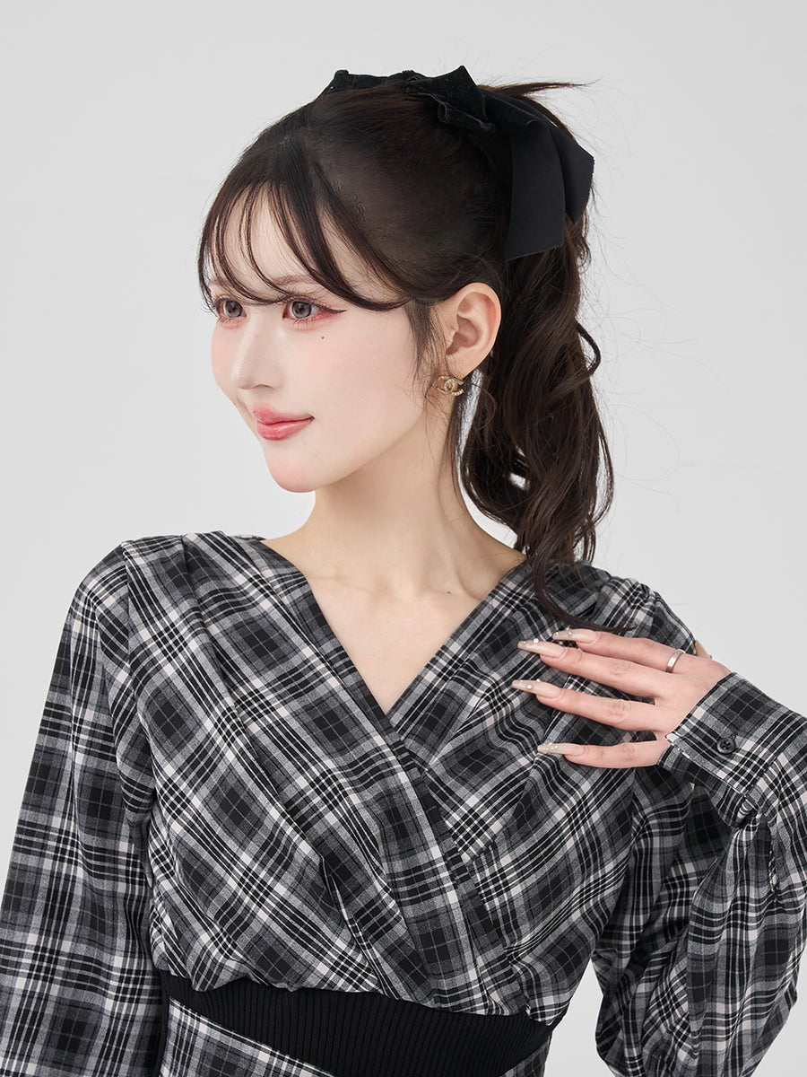 モデル：165cm（着用サイズ：FREE　着用カラー：BLK）