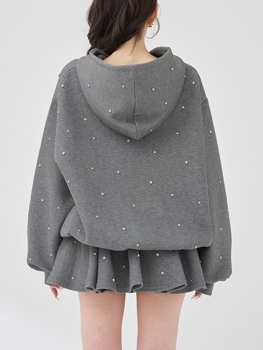 モデル：165cm（着用サイズ：FREE　着用カラー：GRY）
