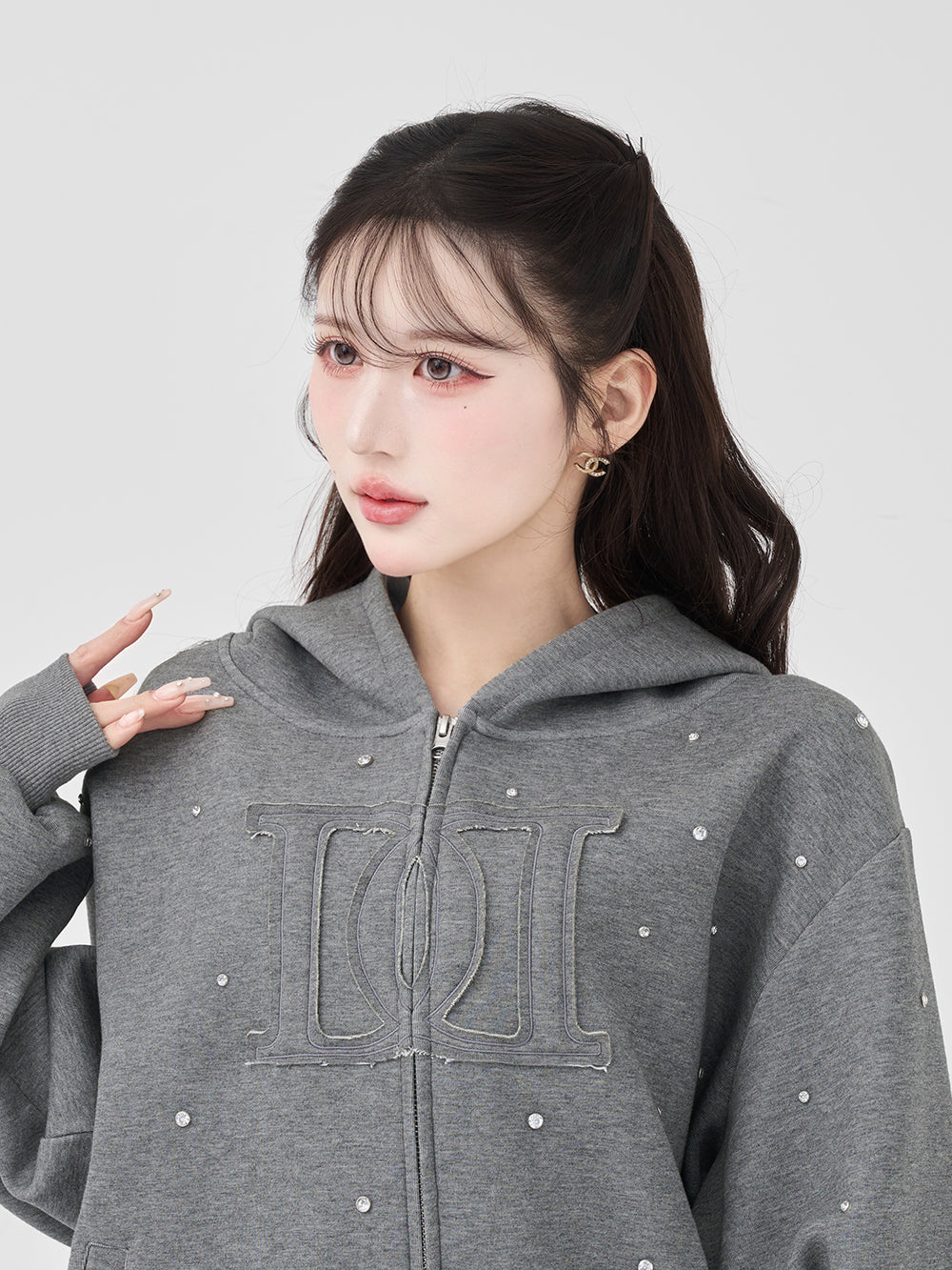 モデル：165cm（着用サイズ：FREE　着用カラー：GRY）