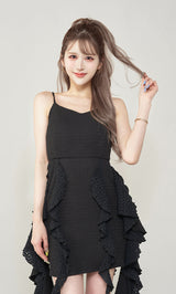モデル：165cm（着用サイズ：FREE　着用カラー：BLK）