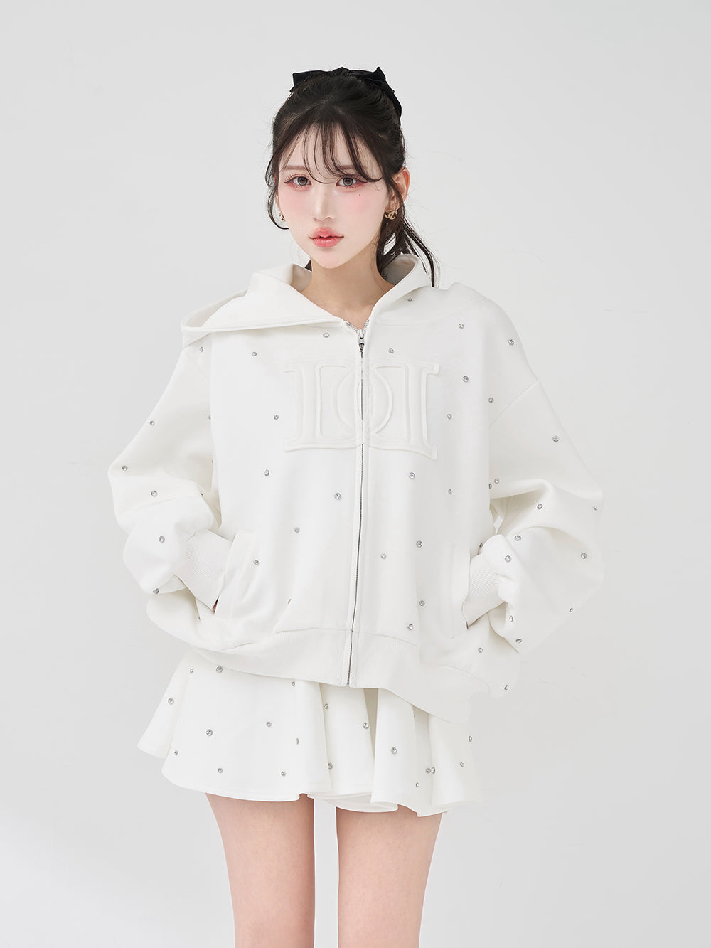モデル：165cm（着用サイズ：FREE　着用カラー：WHT）