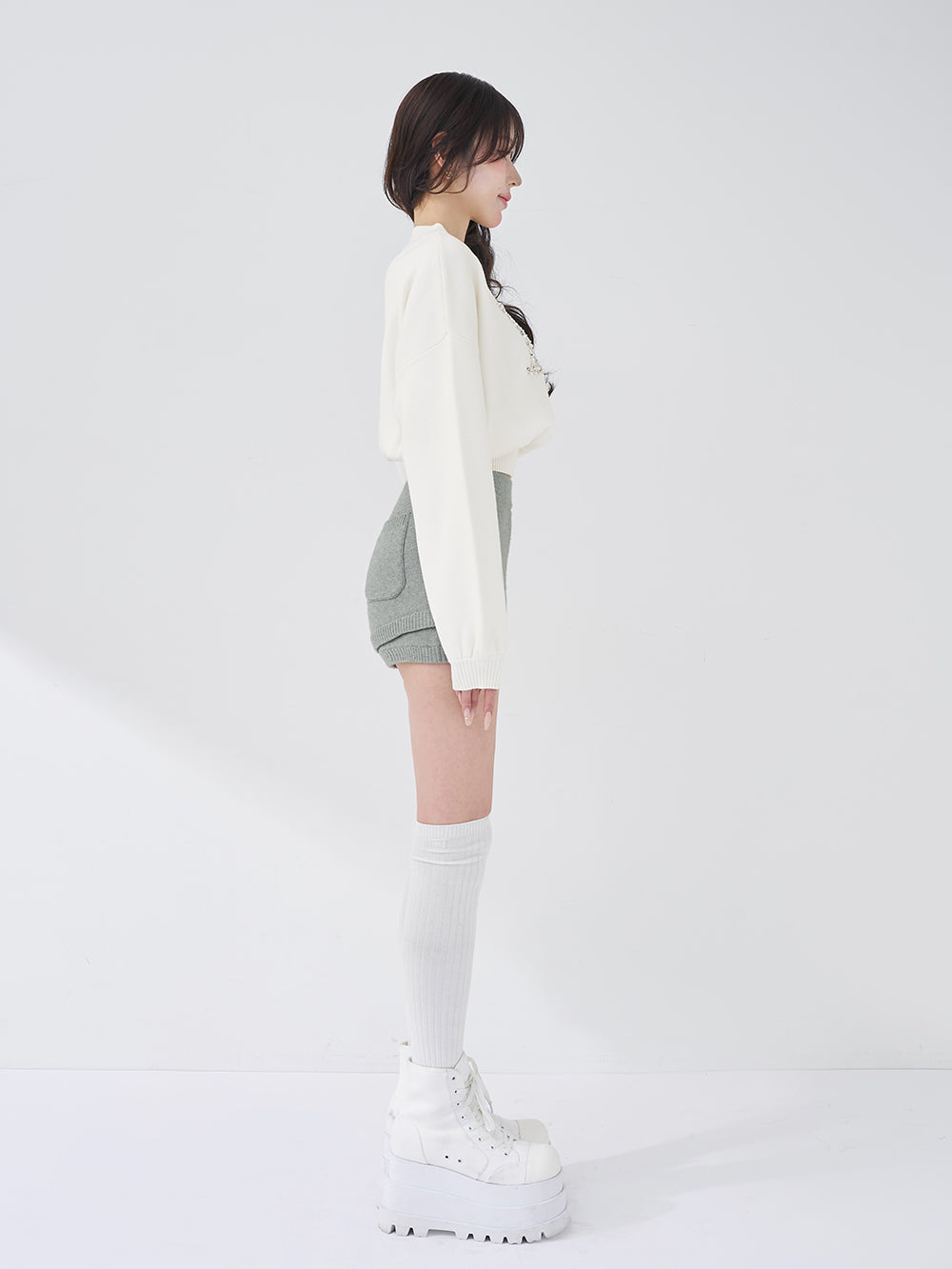 ビジューロゴパフニットトップス