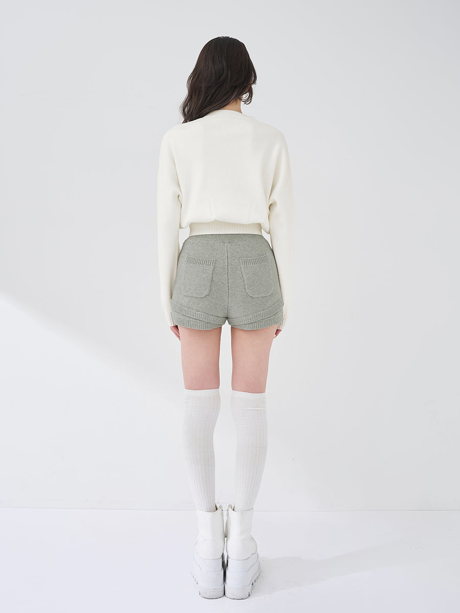モデル：165cm（着用サイズ：FREE　着用カラー：WHT）