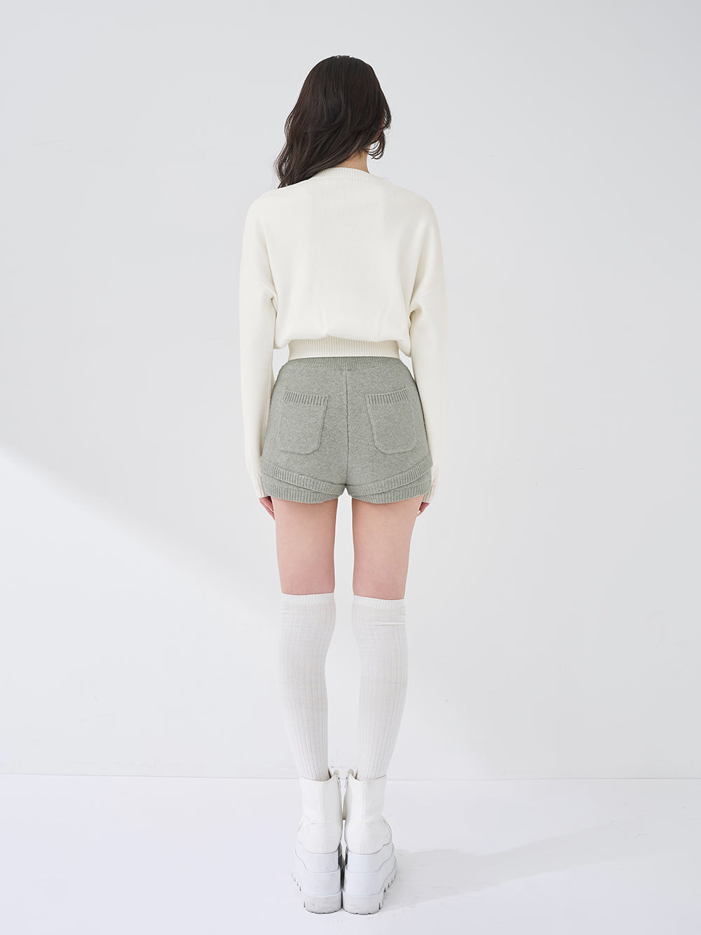 ビジューロゴパフニットトップス