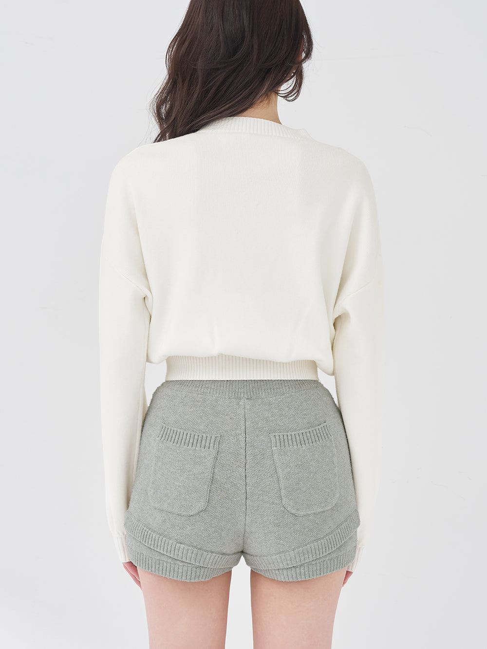 ビジューロゴパフニットトップス