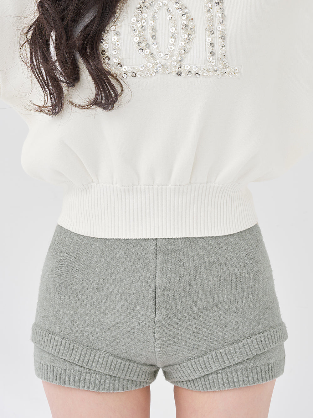 ビジューロゴパフニットトップス