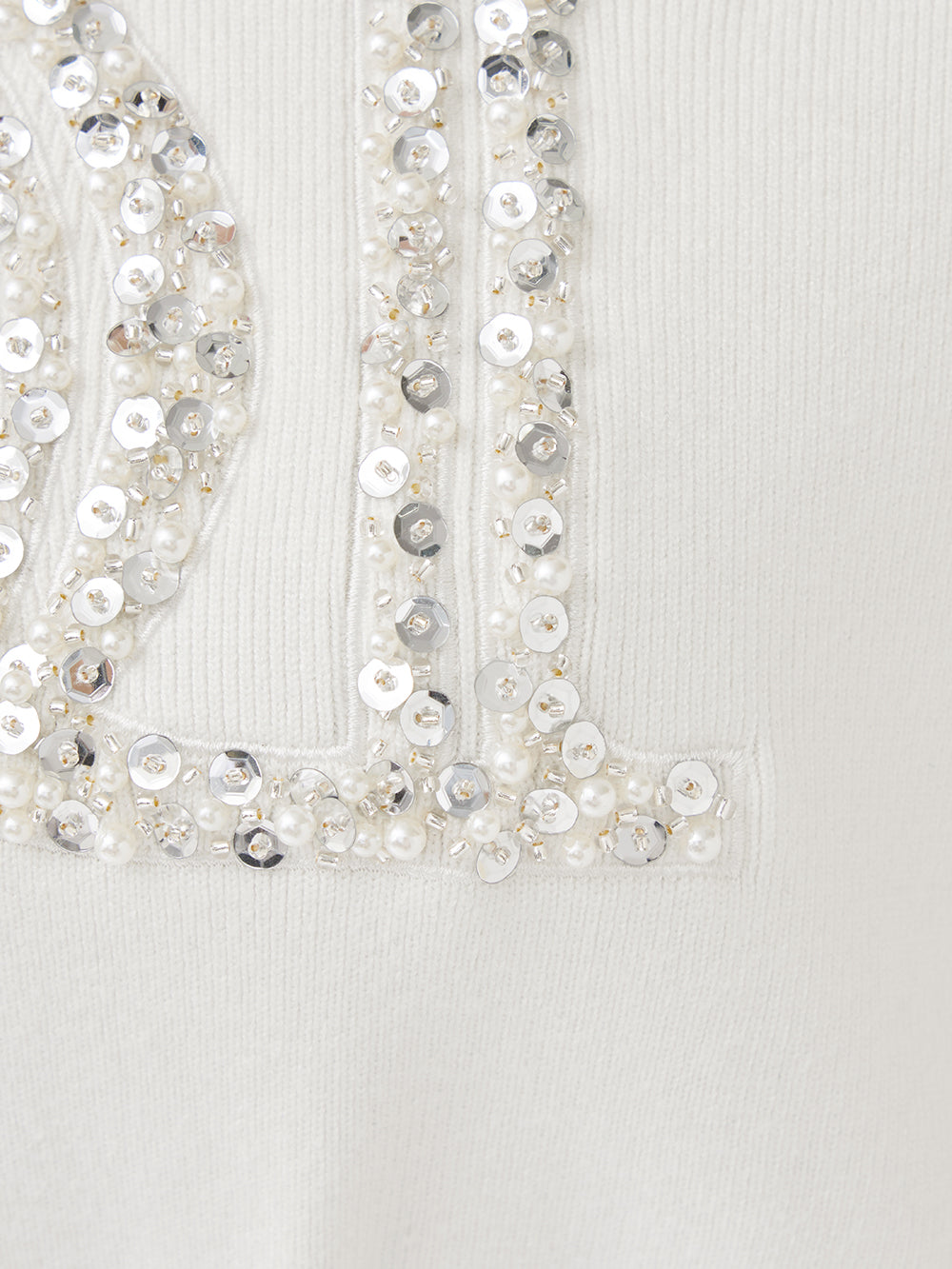 ビジューロゴパフニットトップス