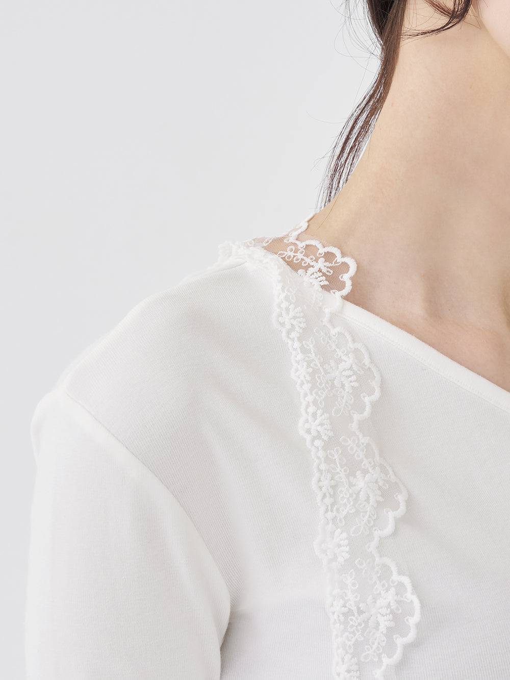 モデル：165cm（着用サイズ：FREE　着用カラー：WHT）