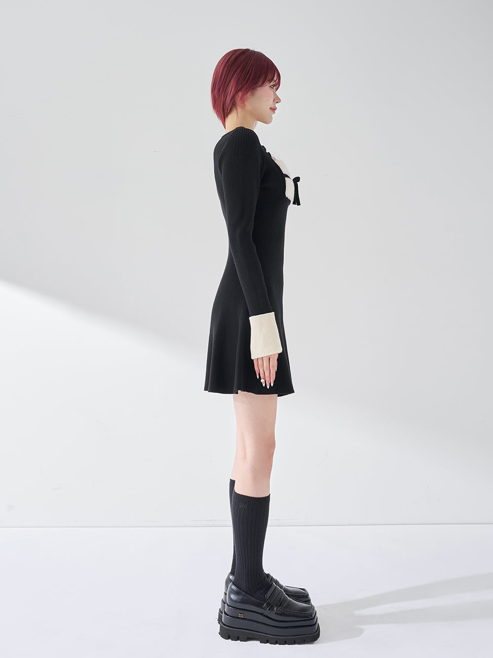 モデル：165cm（着用サイズ：FREE　着用カラー：BLK）