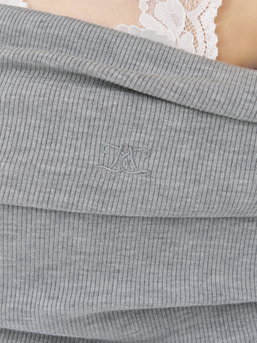 モデル：165cm（着用サイズ：FREE　着用カラー：GRY）