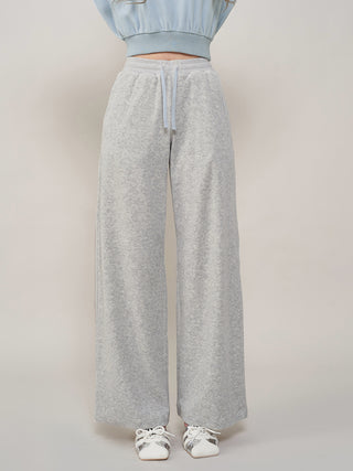 モデル：165cm（着用サイズ：FREE　着用カラー：GRY）