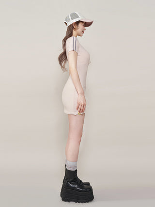 モデル：165cm（着用サイズ：FREE　着用カラー：PNK）