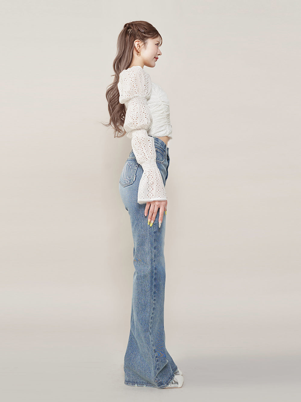 モデル：165cm（着用サイズ：FREE　着用カラー：WHT）