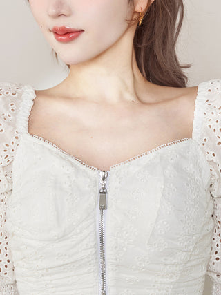 モデル：165cm（着用サイズ：FREE　着用カラー：WHT）