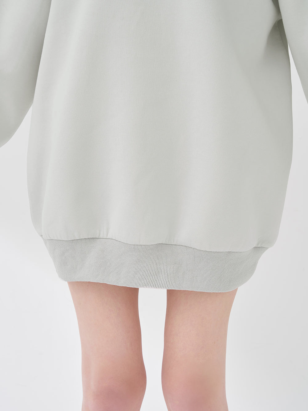 モデル：165cm（着用サイズ：FREE　着用カラー：L-GRY）