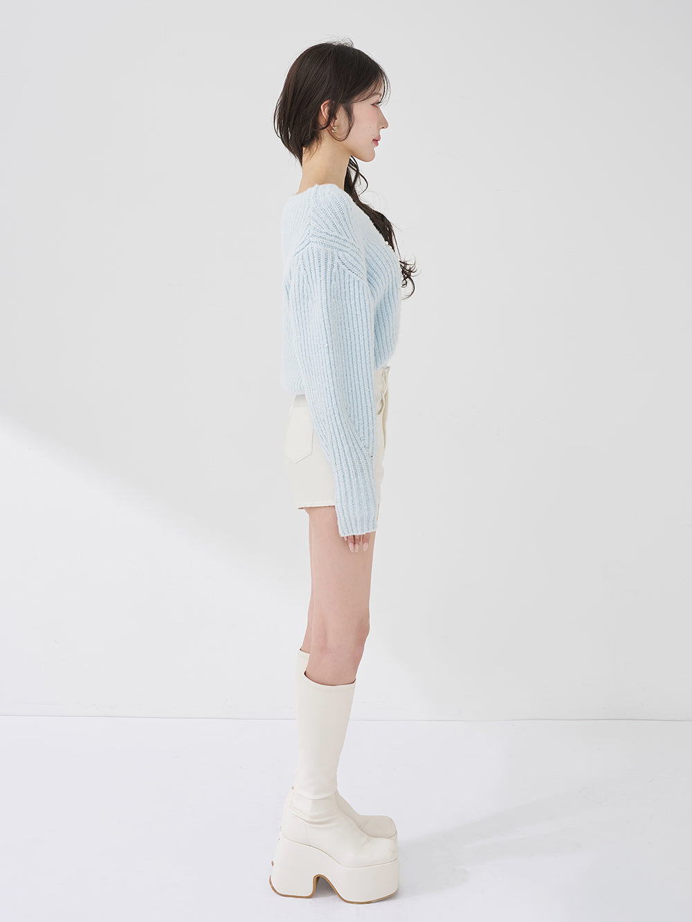 モデル：165cm（着用サイズ：S　着用カラー：WHT）