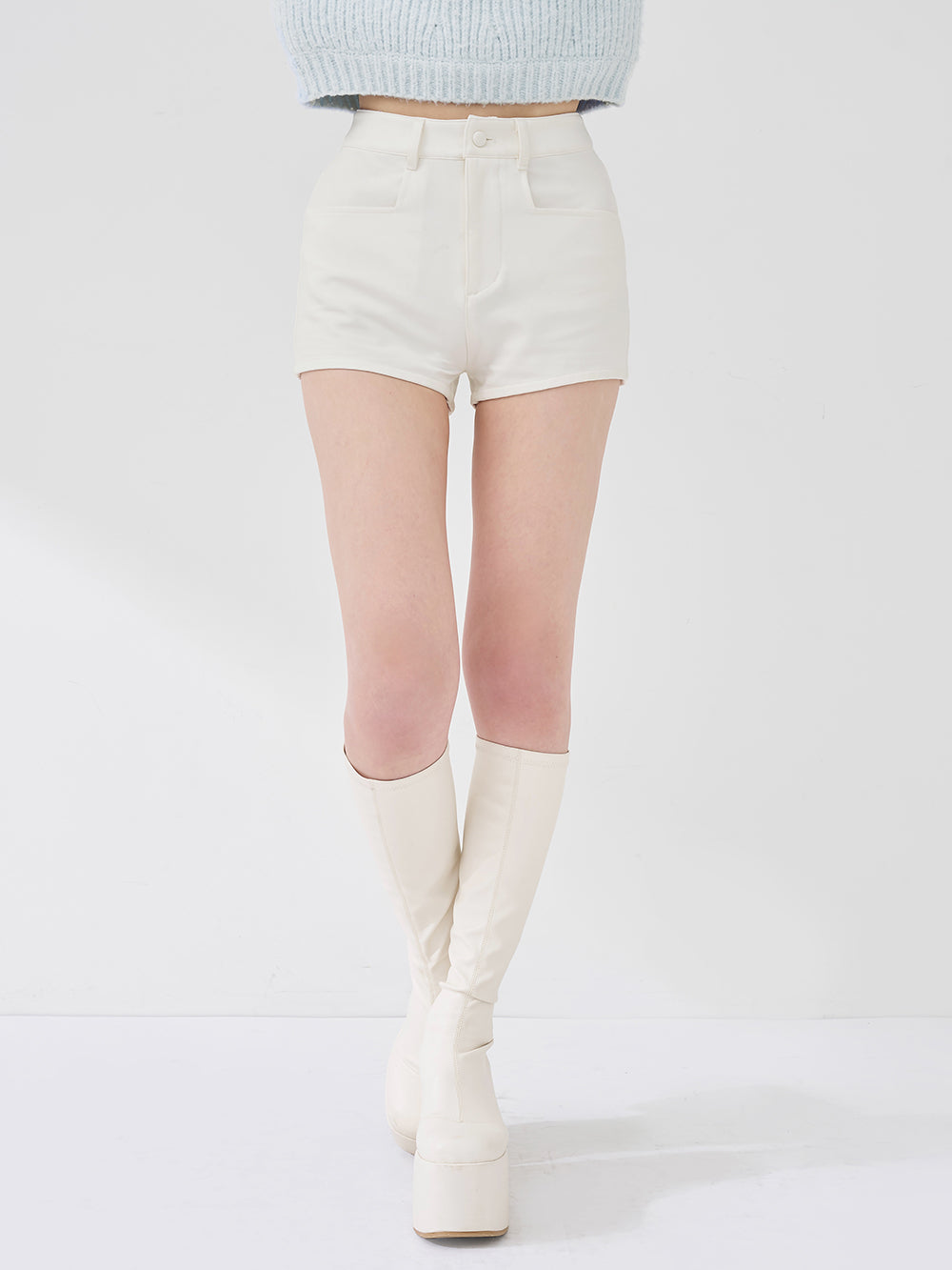 モデル：165cm（着用サイズ：S　着用カラー：WHT）