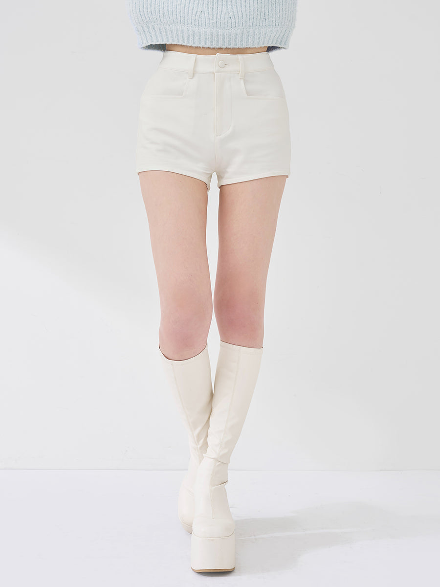 モデル：165cm（着用サイズ：S　着用カラー：WHT）