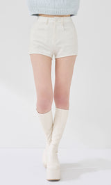 モデル：165cm（着用サイズ：S　着用カラー：WHT）