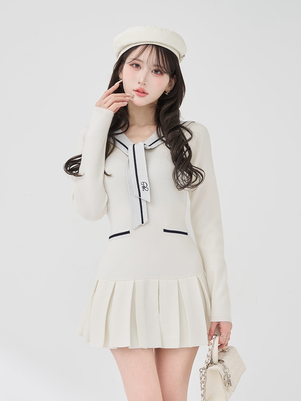 モデル：165cm（着用サイズ：FREE　着用カラー：WHT）