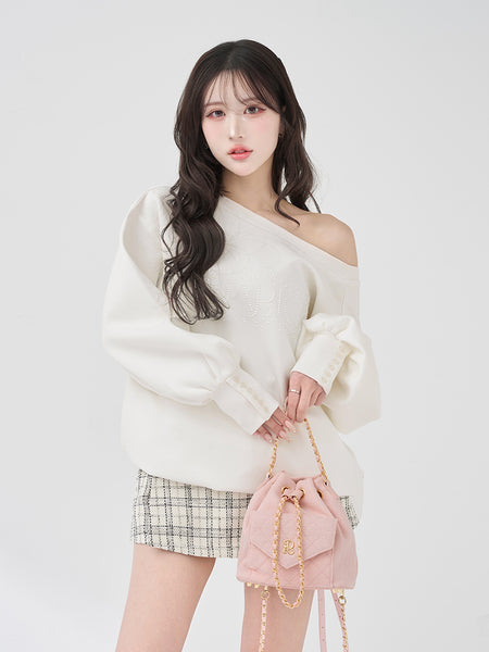 Back Ribbon Pearl Graphic Sweatshirt