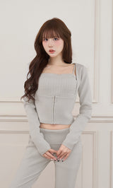 モデル：165cm（着用サイズ：FREE　着用カラー：GRY）