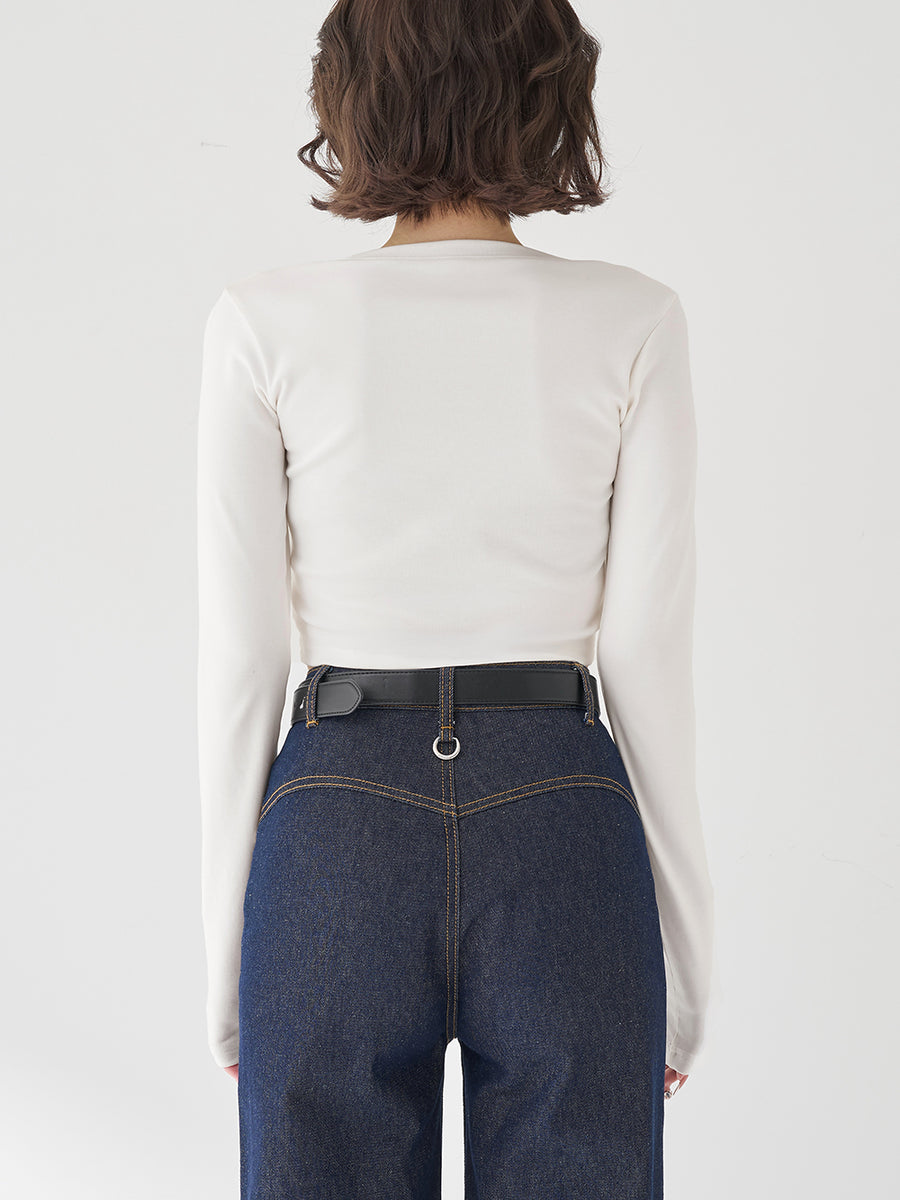 モデル：165cm（着用サイズ：FREE　着用カラー：IVO）