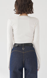 モデル：165cm（着用サイズ：FREE　着用カラー：IVO）