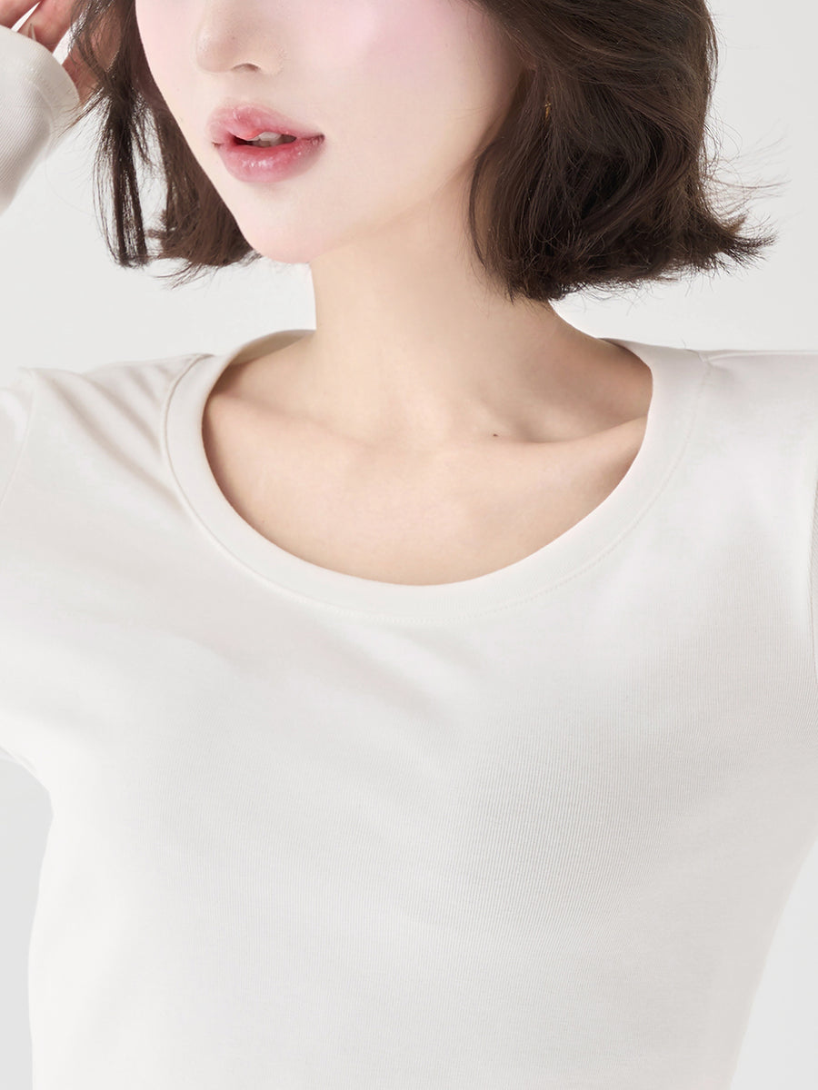 モデル：165cm（着用サイズ：FREE　着用カラー：IVO）