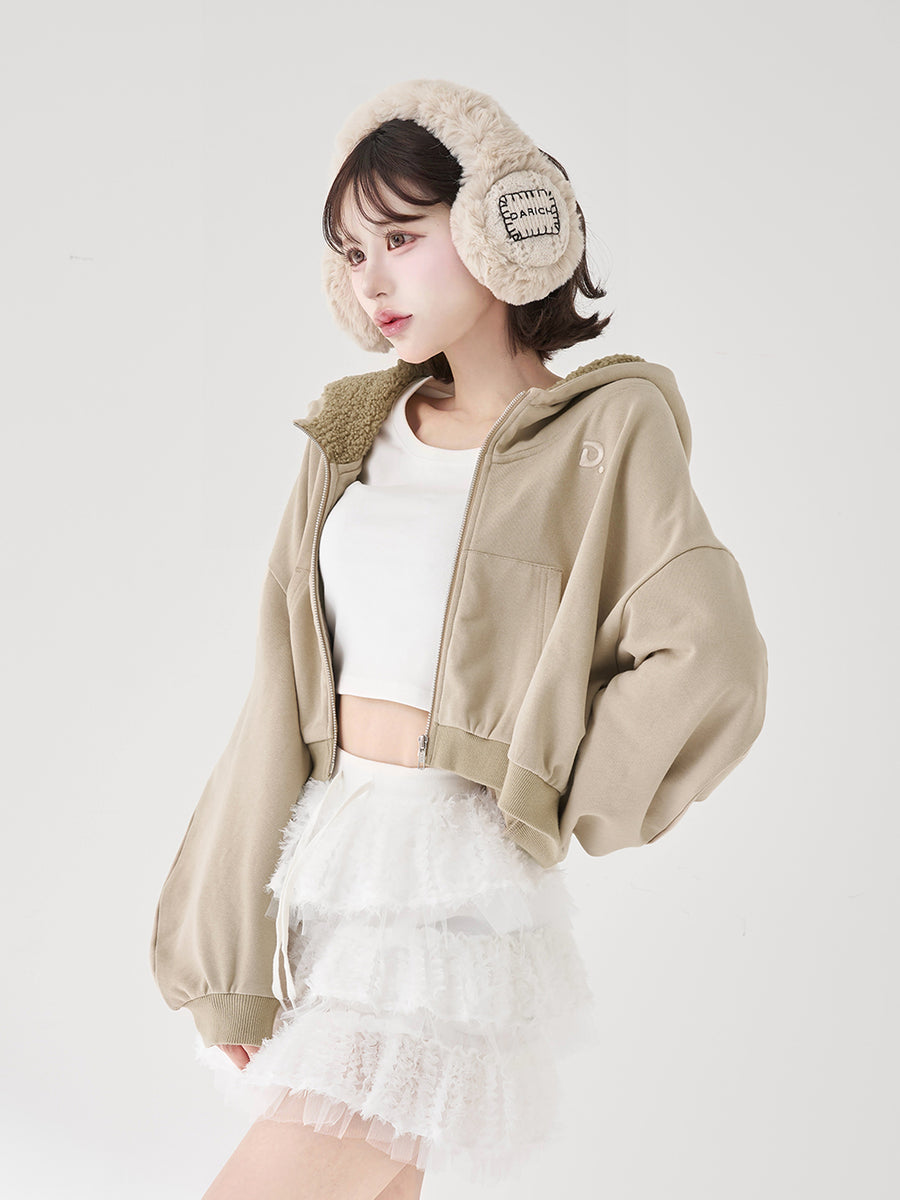 モデル：165cm（着用サイズ：FREE　着用カラー：BEG）