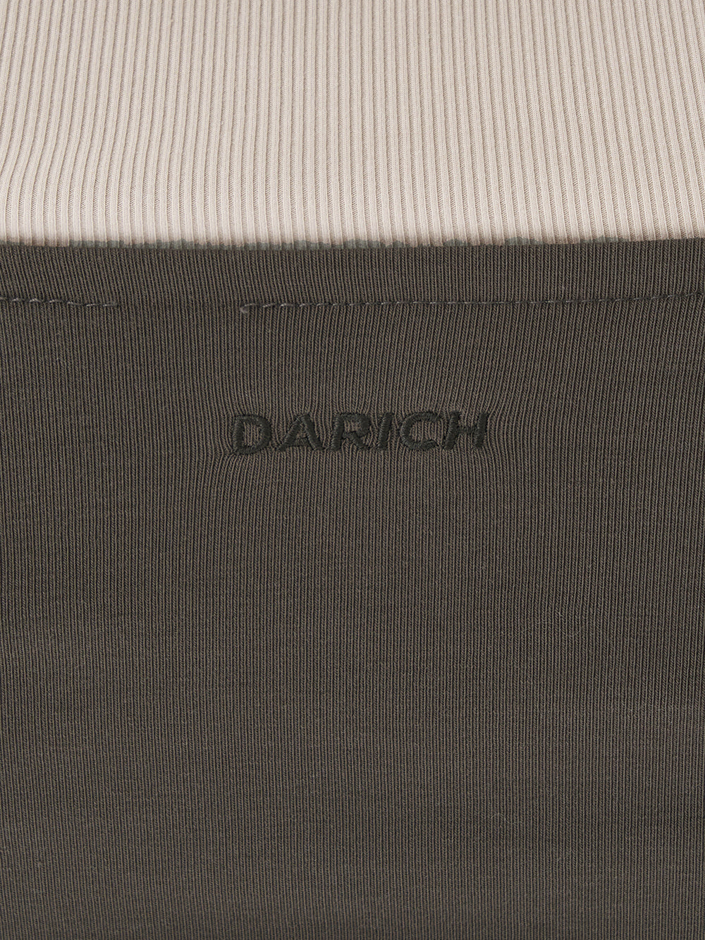 モデル：165cm（着用サイズ：FREE　着用カラー：C-GRY）