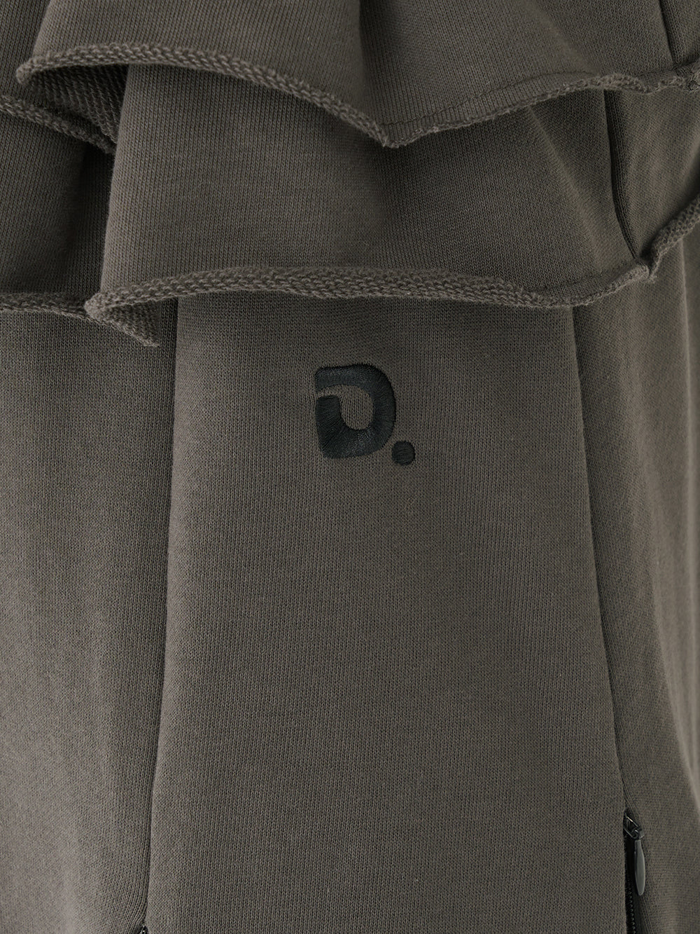 モデル：165cm（着用サイズ：FREE　着用カラー：C-GRY）