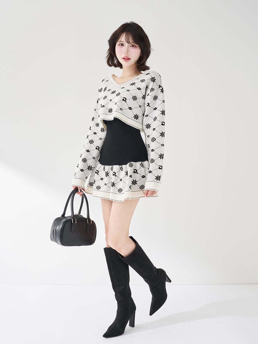 モデル：165cm（着用サイズ：FREE　着用カラー：WHT）