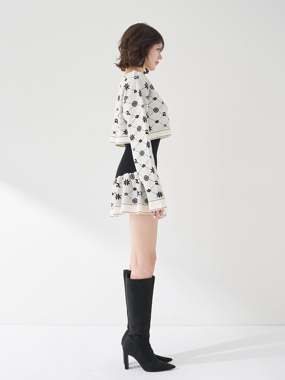 モデル：165cm（着用サイズ：FREE　着用カラー：WHT）