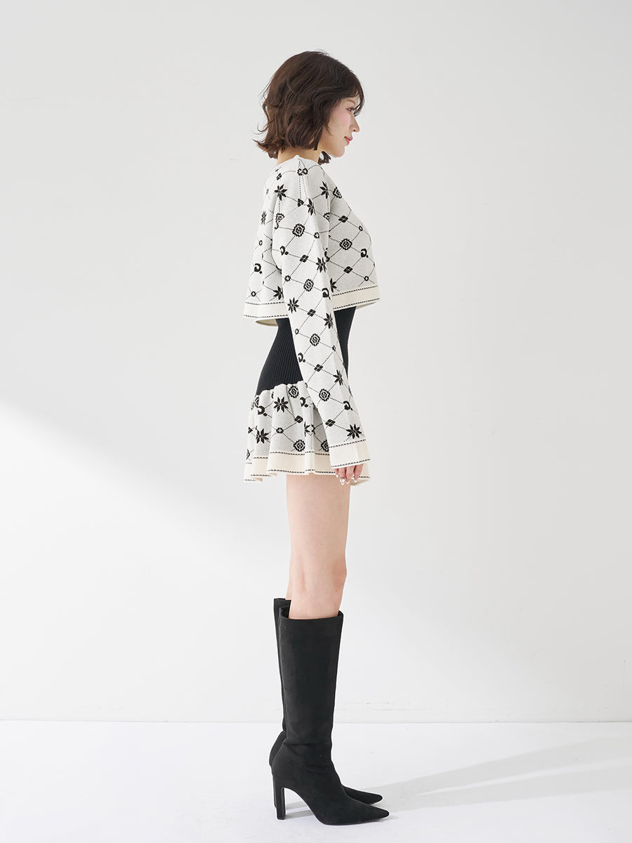 モデル：165cm（着用サイズ：FREE　着用カラー：WHT）