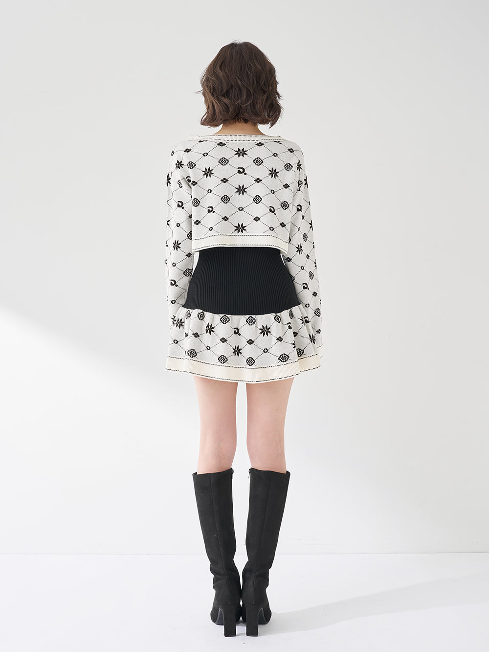 モデル：165cm（着用サイズ：FREE　着用カラー：WHT）