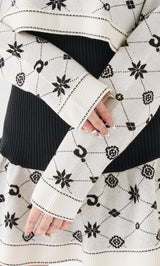 モデル：165cm（着用サイズ：FREE　着用カラー：WHT）