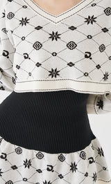 モデル：165cm（着用サイズ：FREE　着用カラー：WHT）