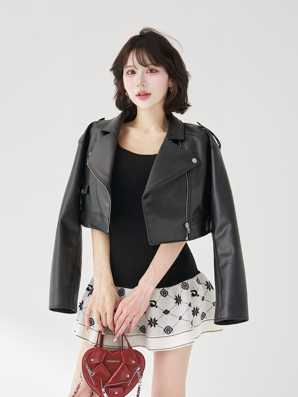 モデル：165cm（着用サイズ：FREE　着用カラー：WHT）